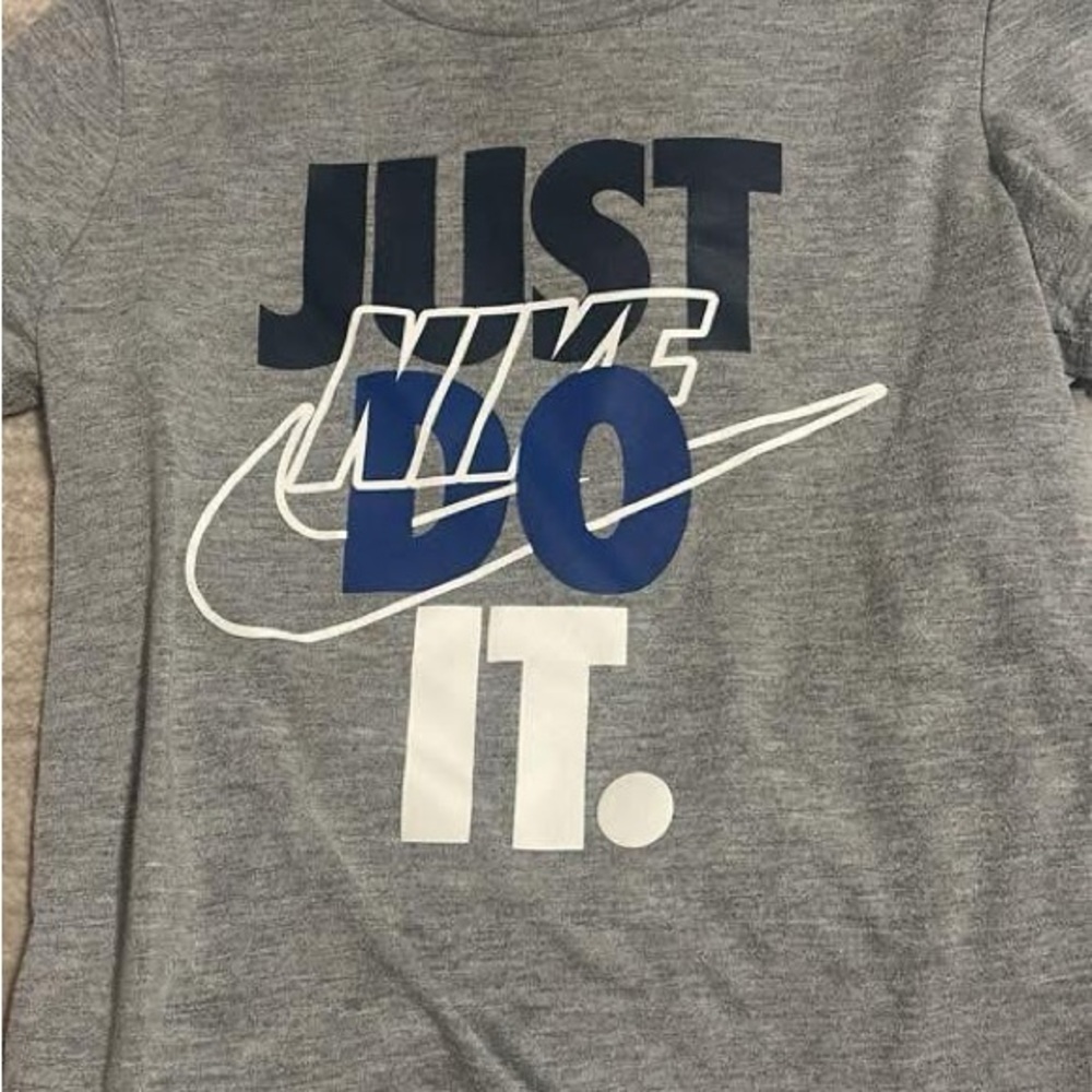 💙 3 for $20! Boys 4t Nike Shirt Kids Gray Tee with Blue and White Graphic 4t